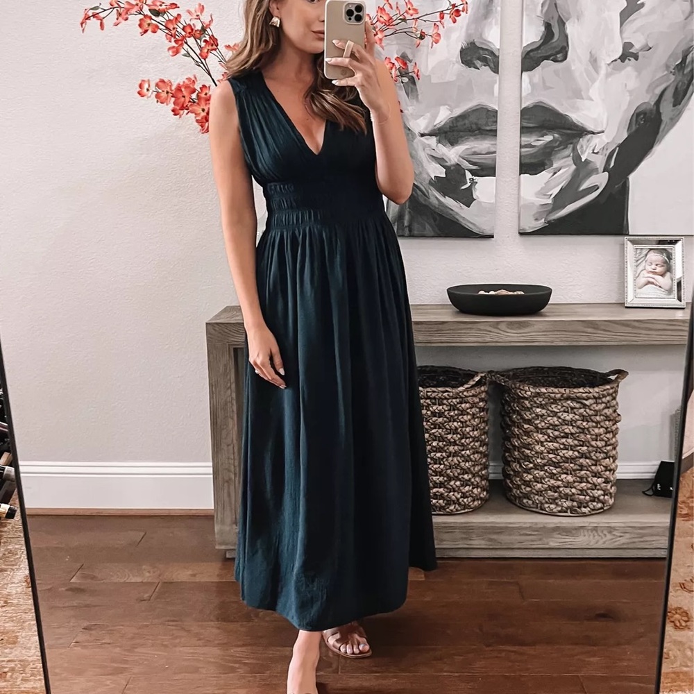 Abercrombie & Fitch Black Pleated Midi Sundress